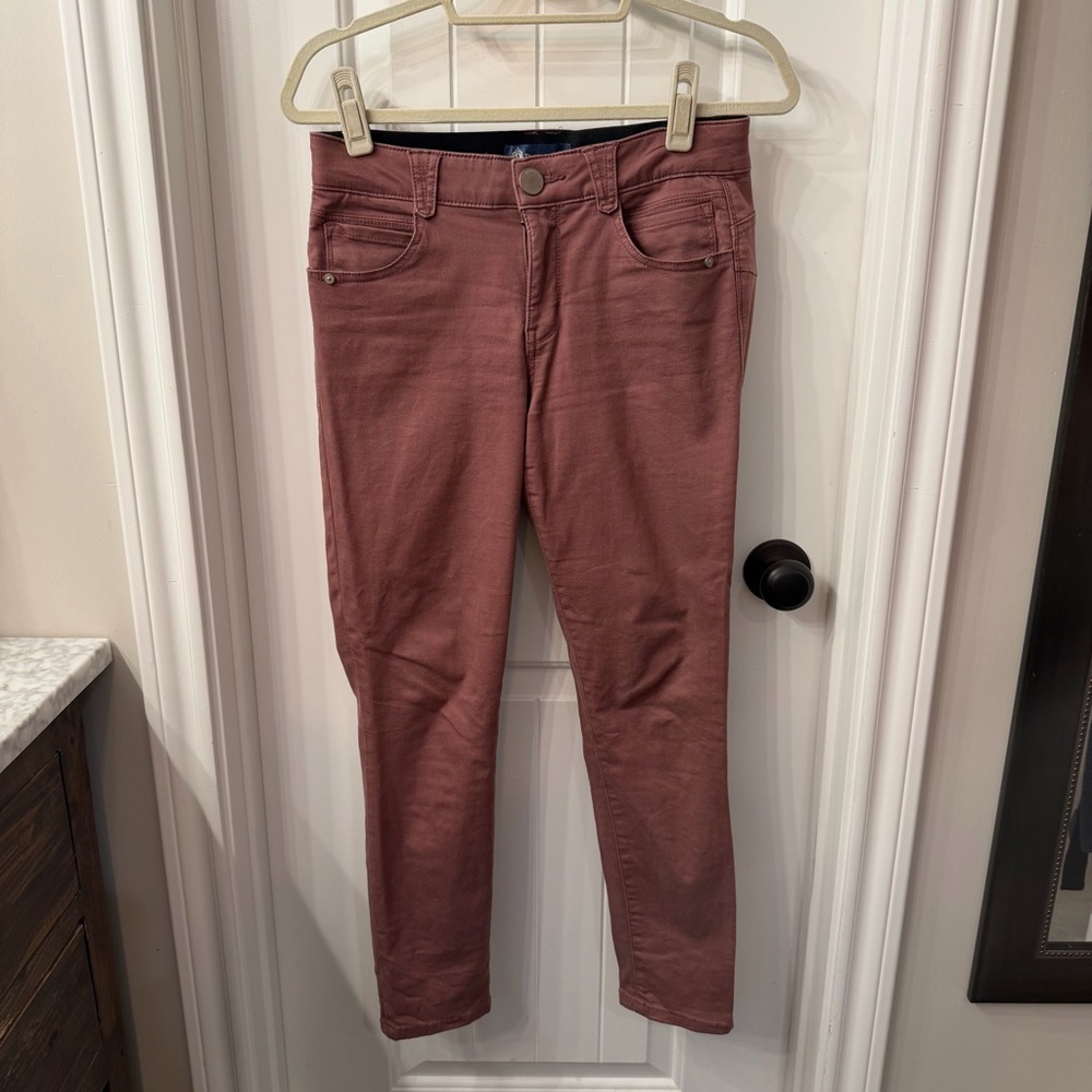 Democracy “Ab”solution Dusty Rose ankle pants; size 4